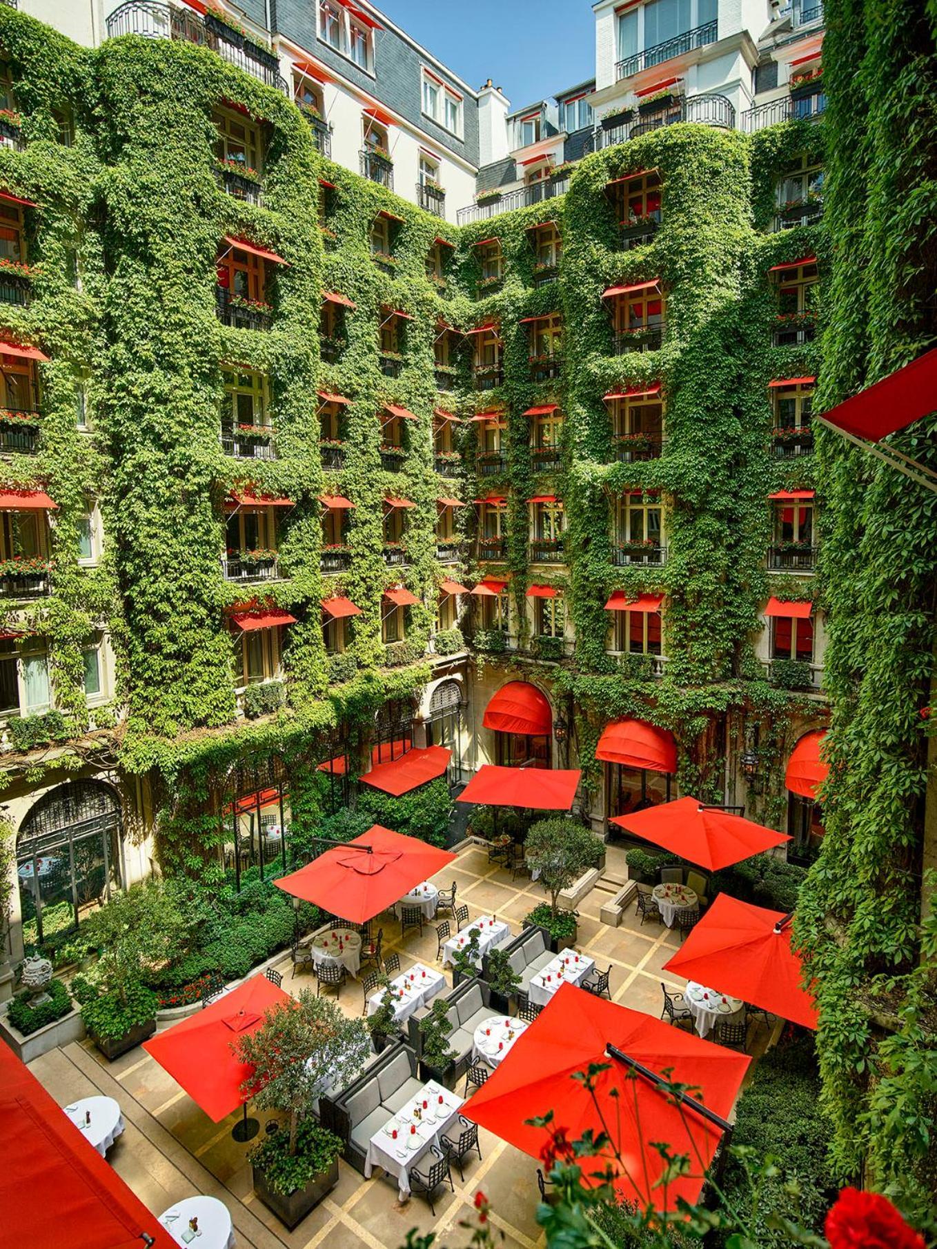 Plaza Athénée - Dorchester Collection 5* Paris