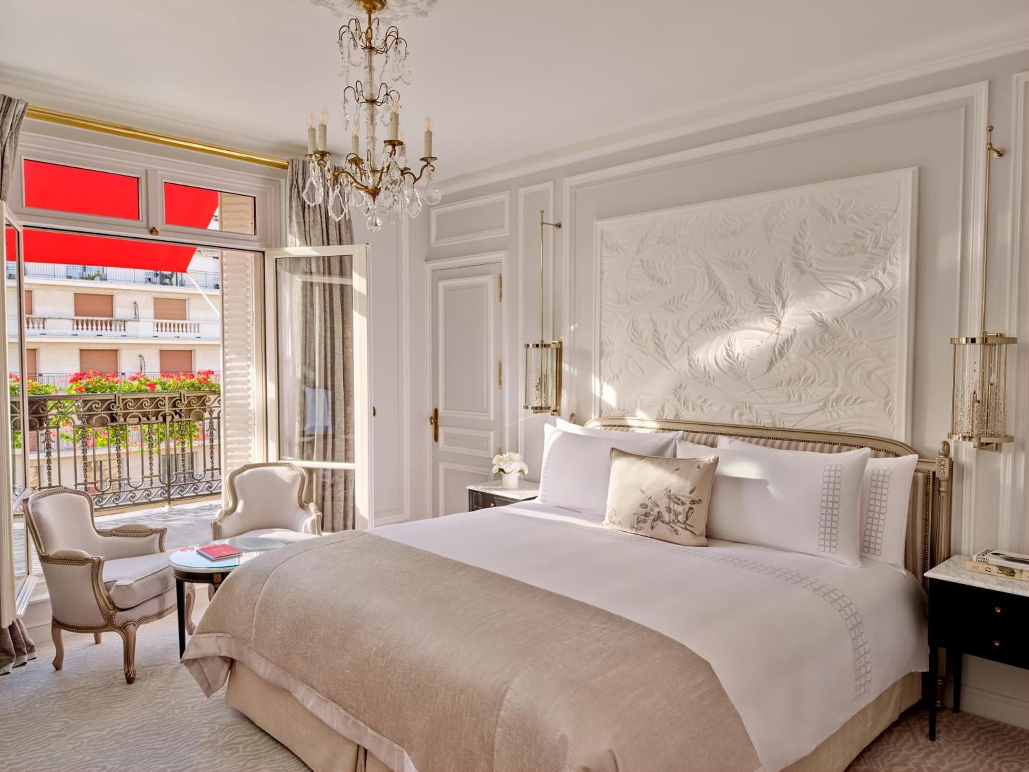 Plaza Athénée - Dorchester Collection Paris