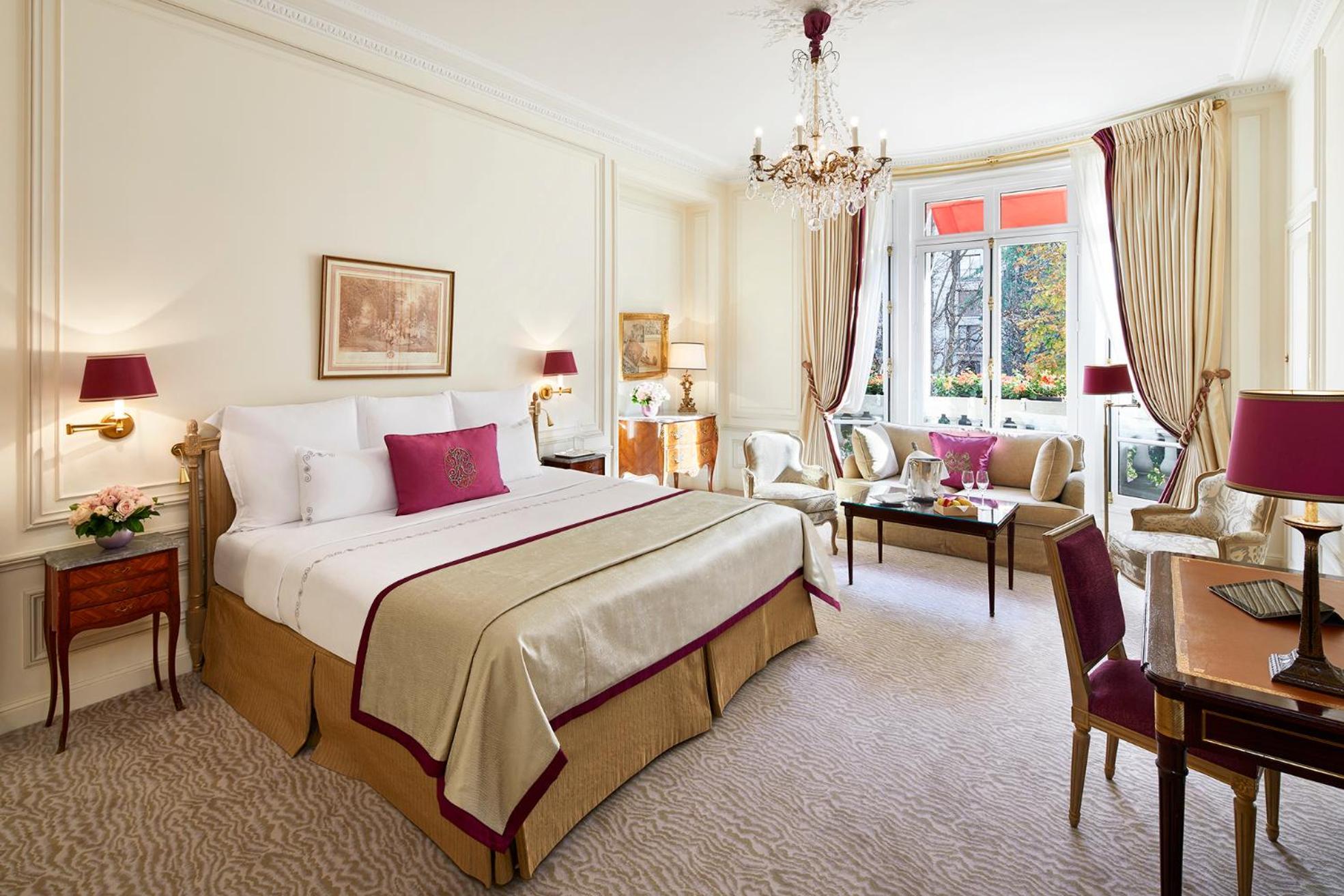 Hotel Plaza Athénée - Dorchester Collection 5*