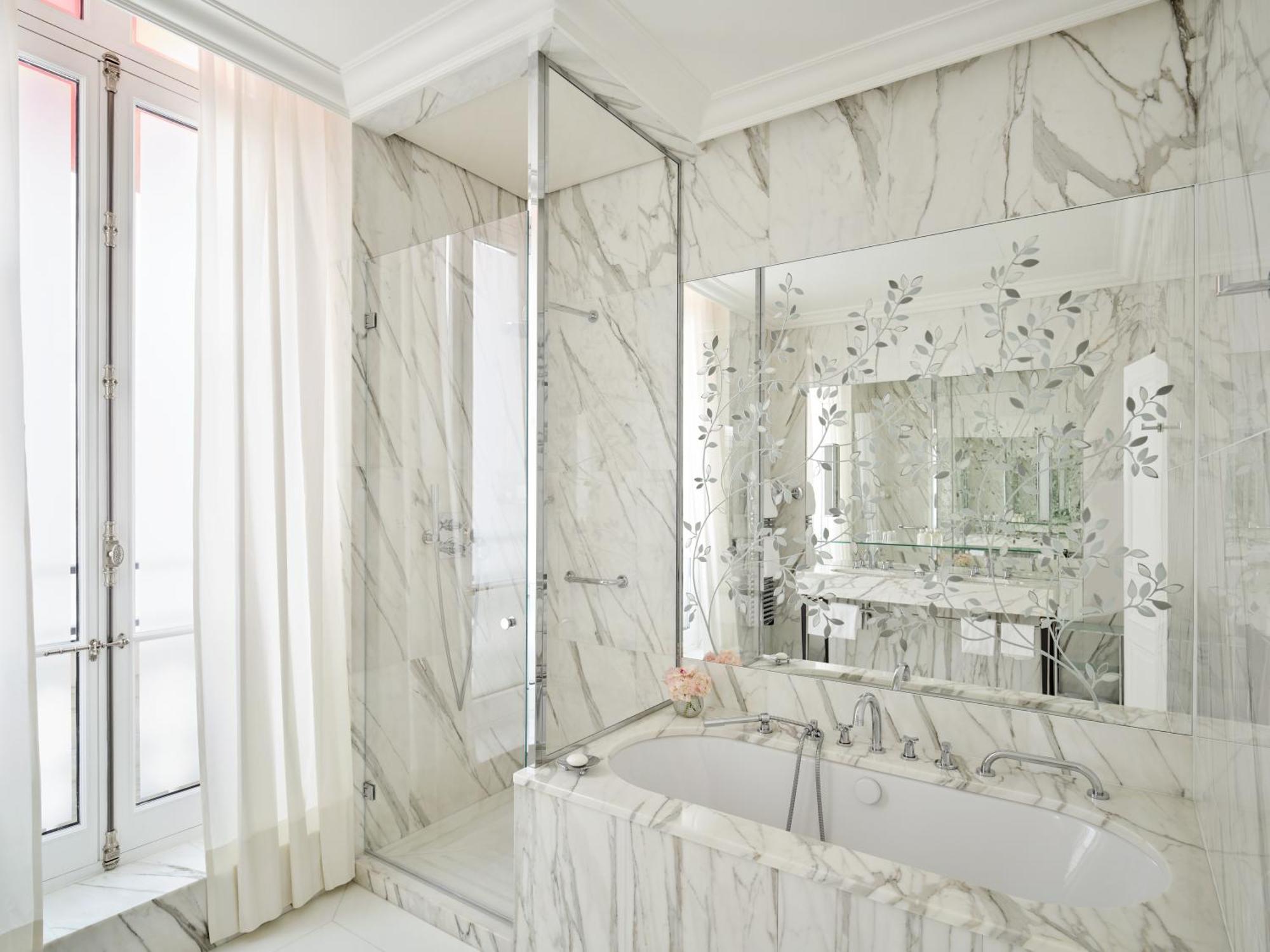 Hotel Plaza Athénée - Dorchester Collection Paris