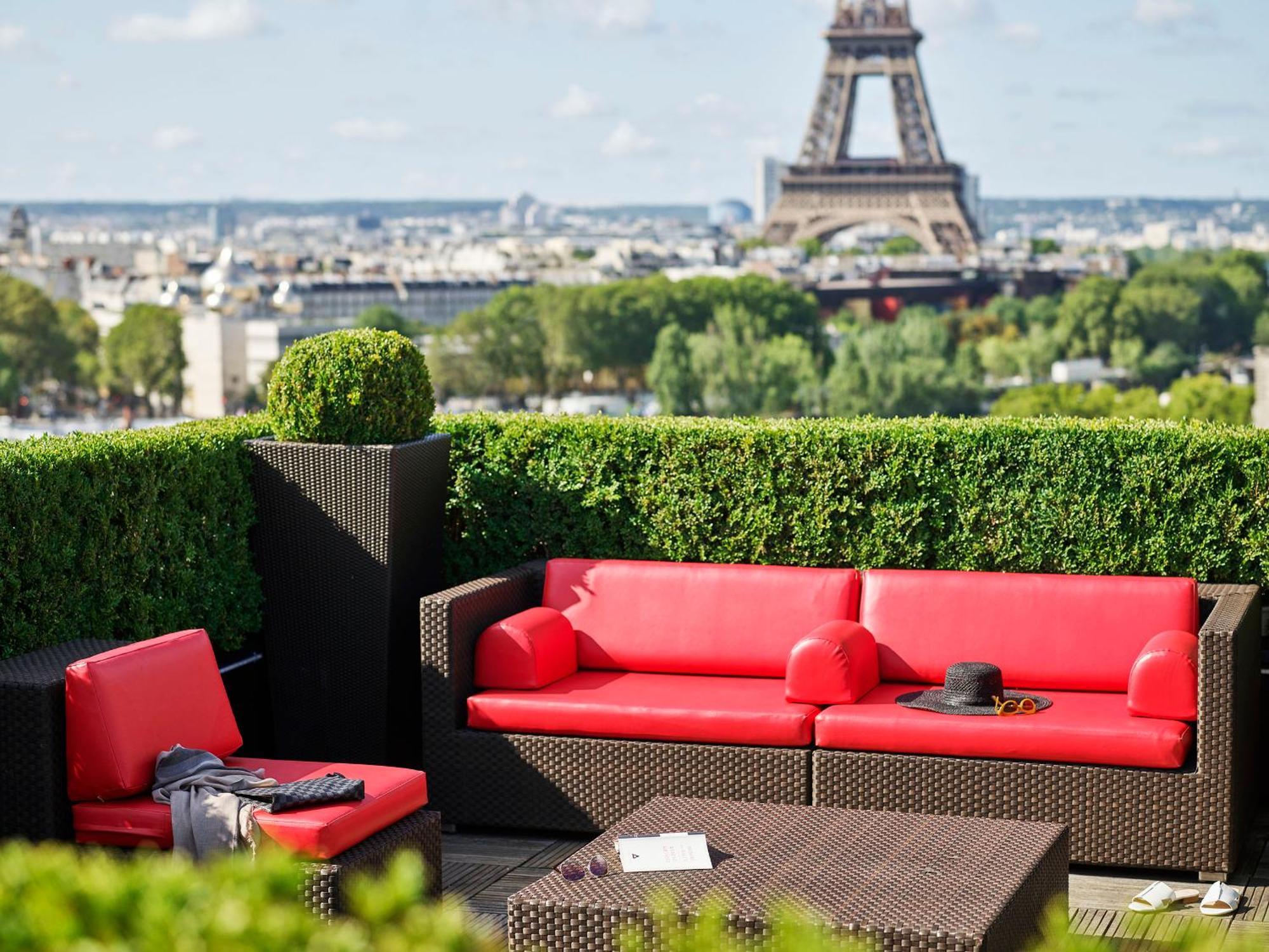 Plaza Athénée - Dorchester Collection Hotel Paris
