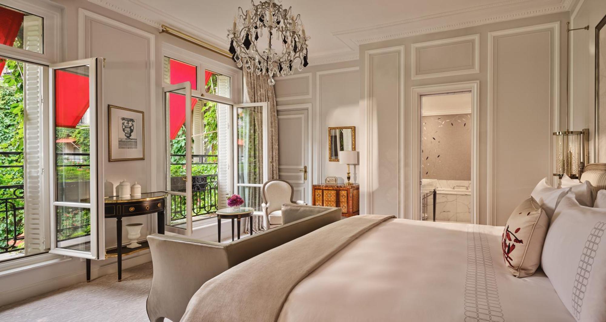 Hotel Plaza Athénée - Dorchester Collection Paris