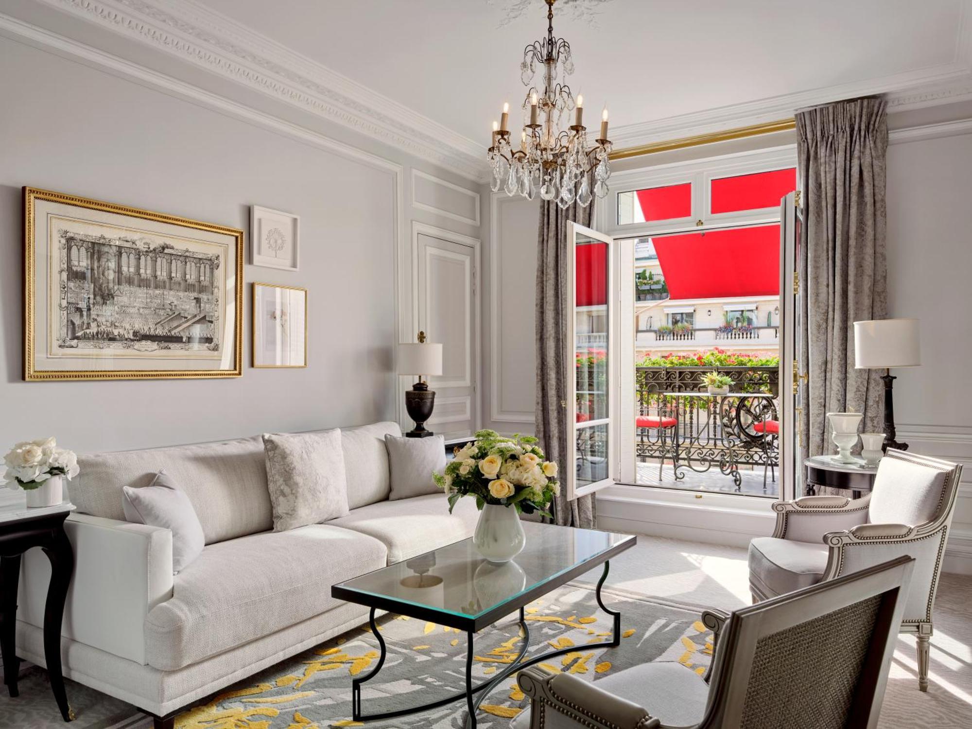 Plaza Athénée - Dorchester Collection Hotel Paris