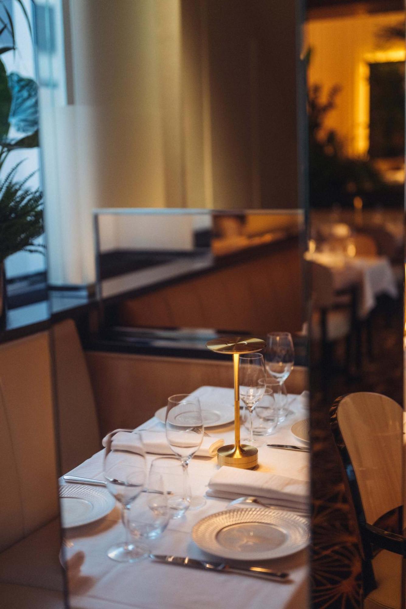 Hotel Plaza Athenee - Dorchester Collection Paris