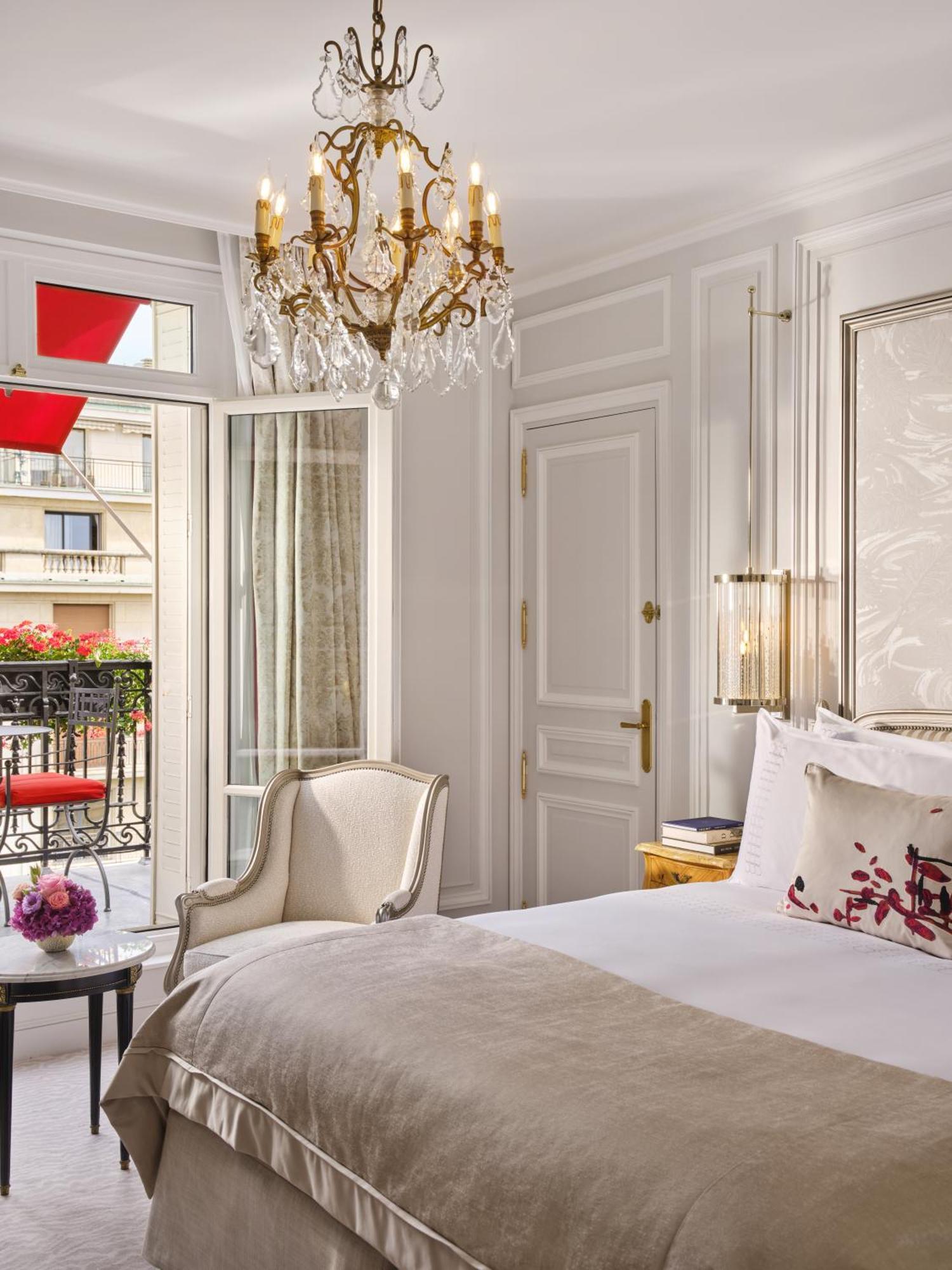 Plaza Athenee - Dorchester Collection