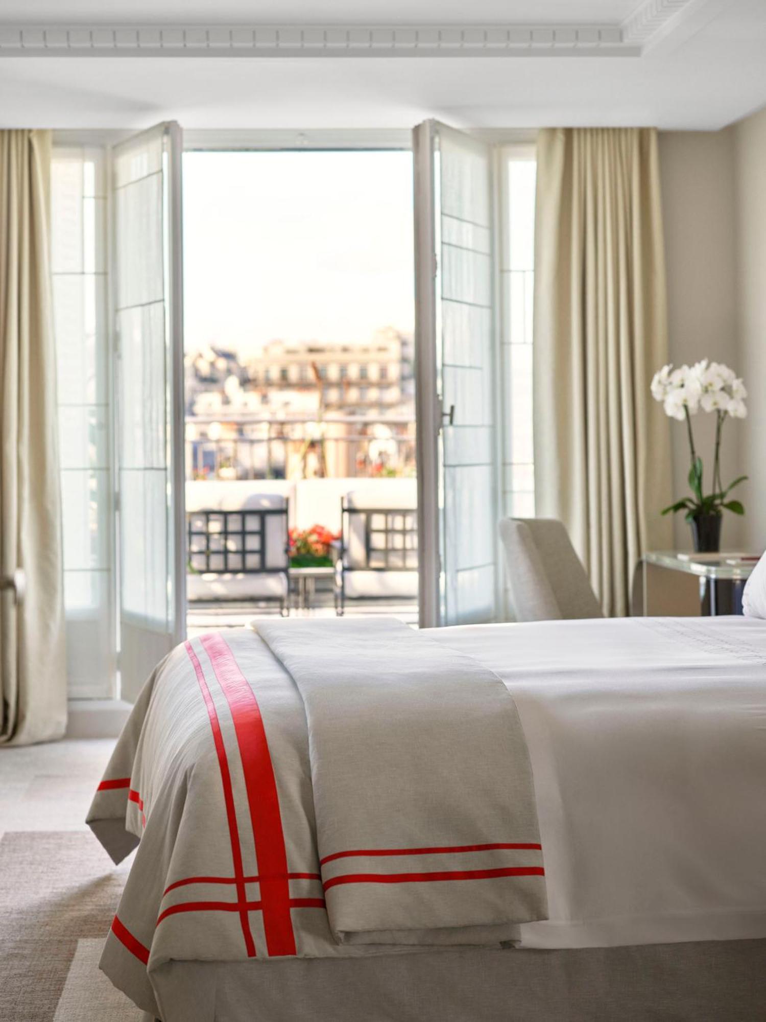 Plaza Athenee - Dorchester Collection Hotel 5*