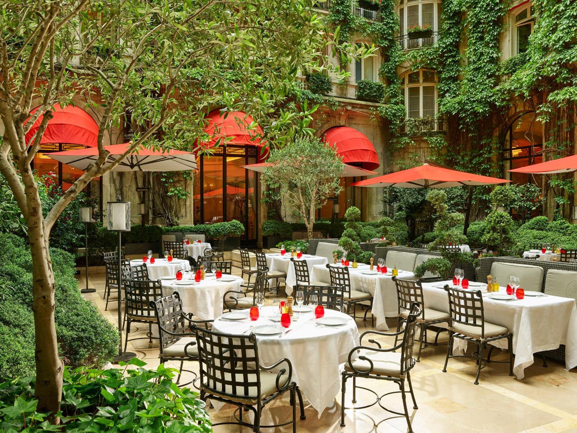 Plaza Athenee - Dorchester Collection