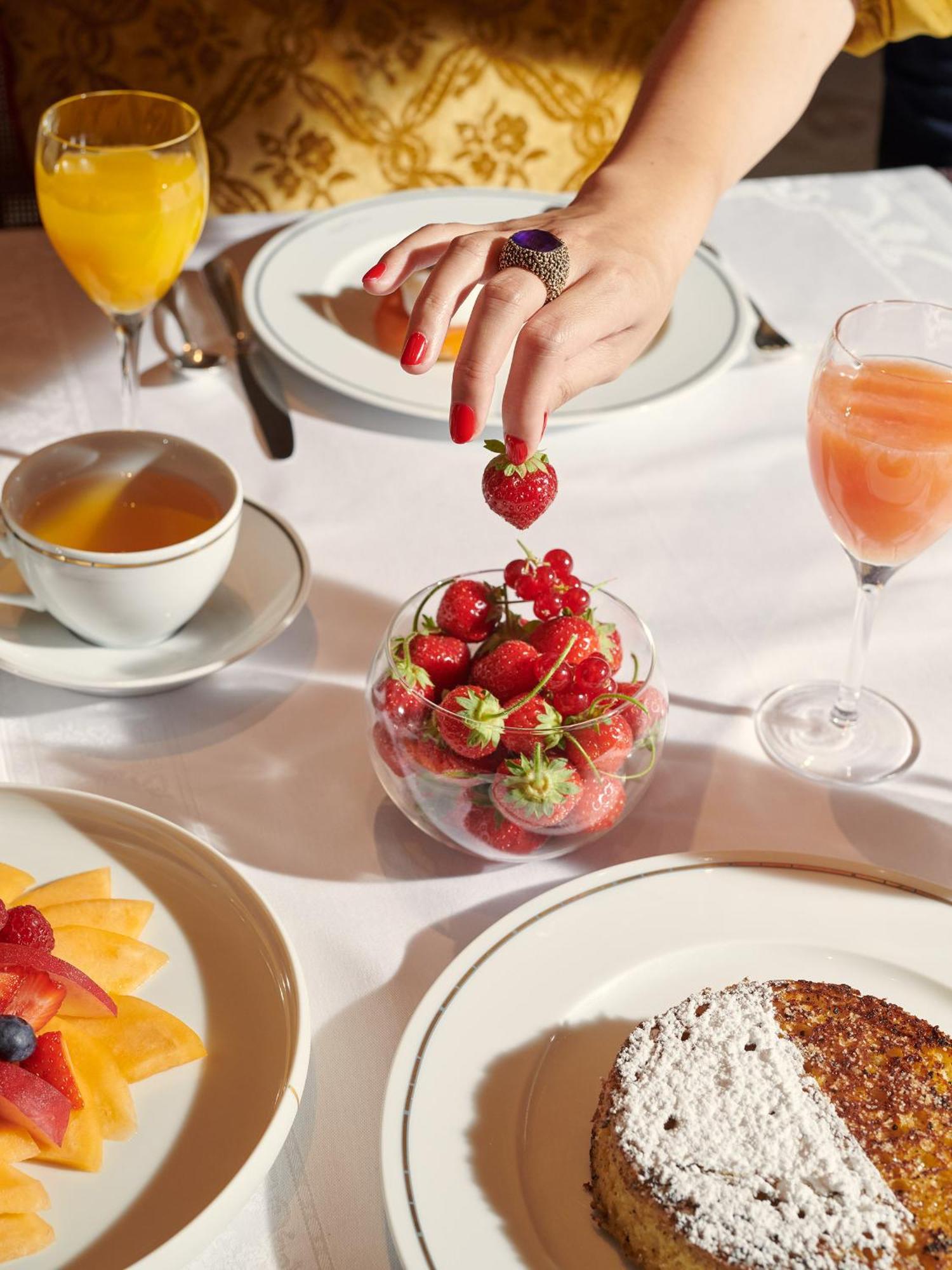 Plaza Athénée - Dorchester Collection Hotel 5*