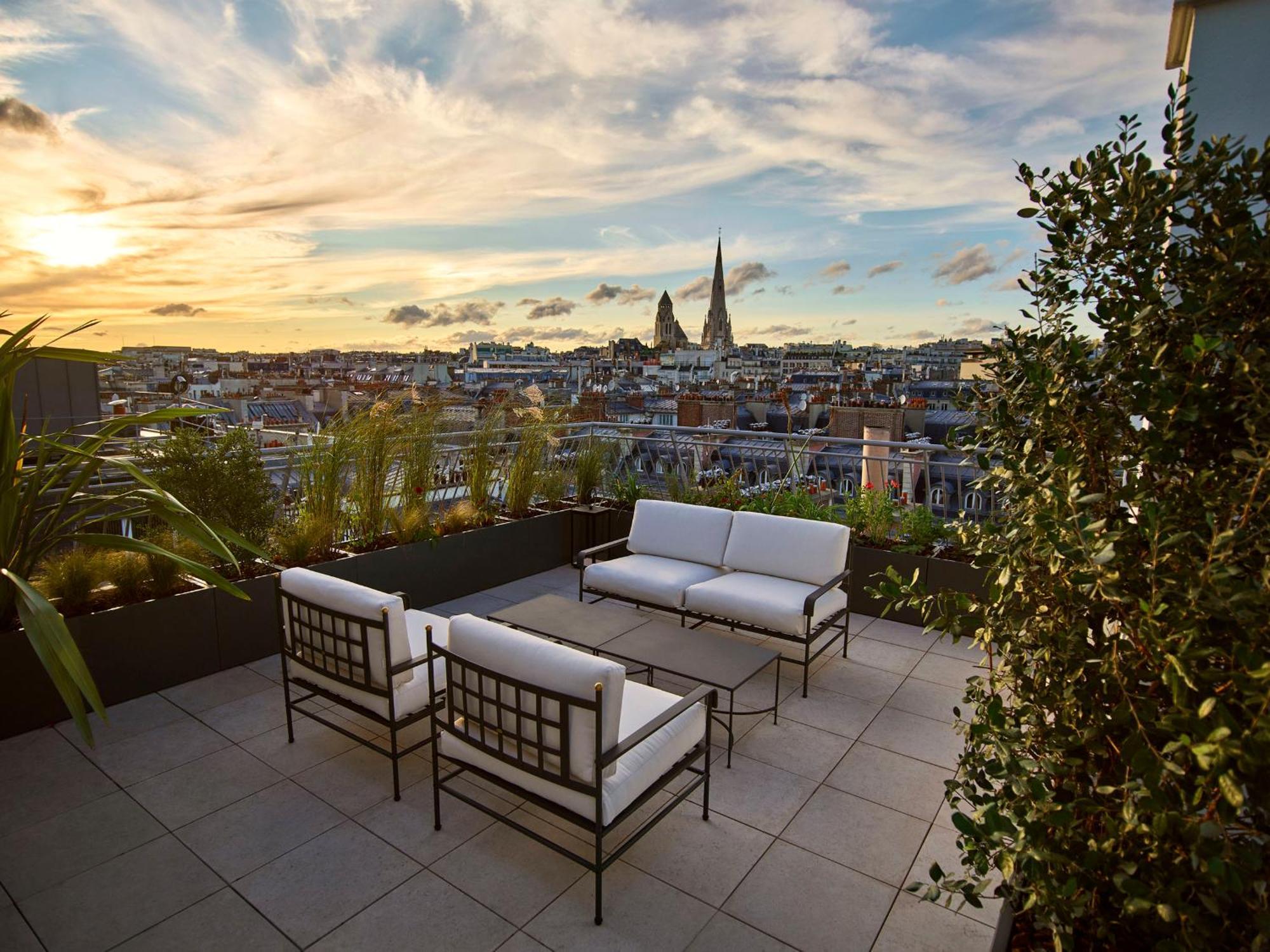 Hotel Plaza Athenee - Dorchester Collection Paris