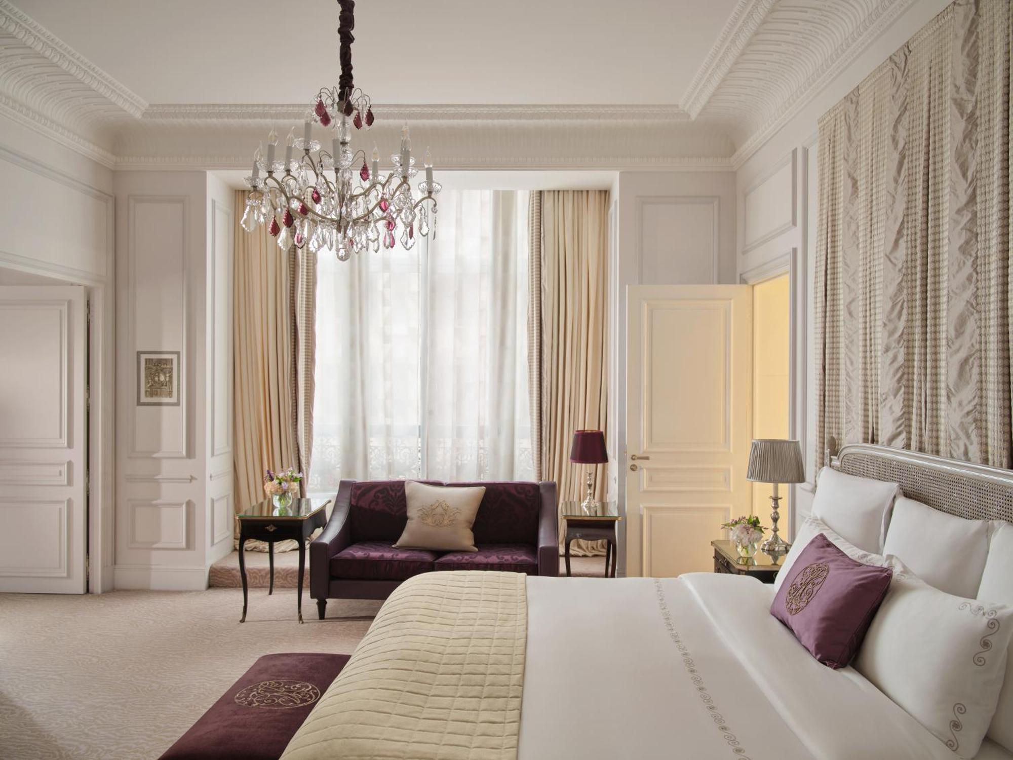Hotel Plaza Athenee - Dorchester Collection