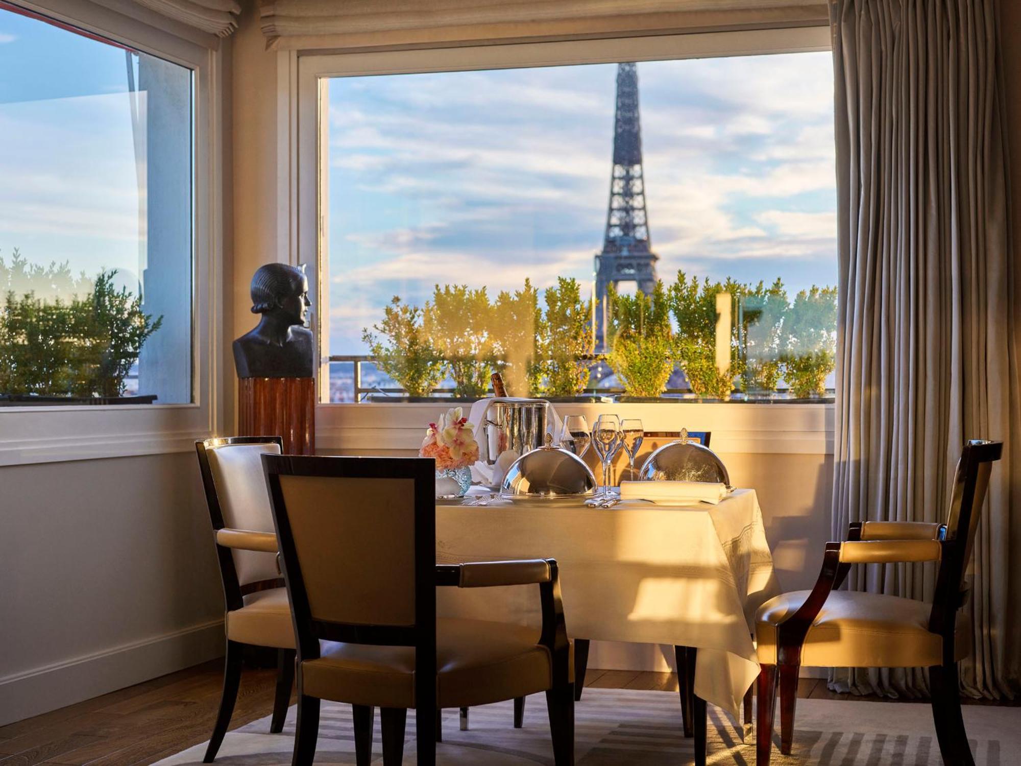 Plaza Athénée - Dorchester Collection Hotel Paris